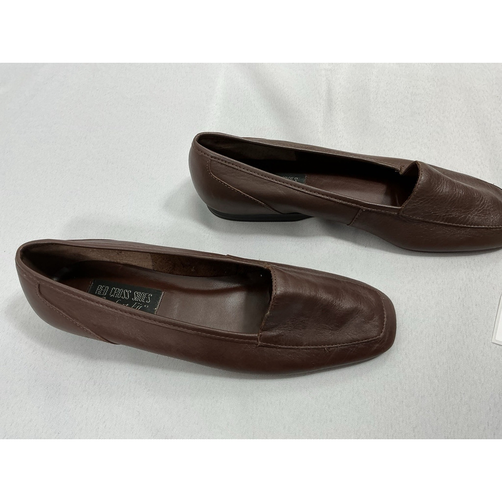 Womans Red Cross Shoes Comfort Fit Loafers Size 8.5 M Brown